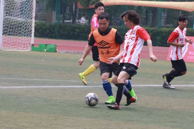 莫兰德15+14徐杰14分 广东6人上双大胜深圳